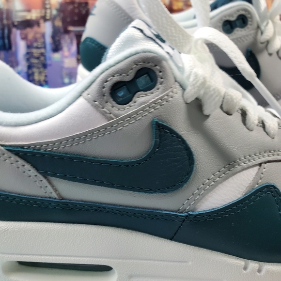 Nike Air Max 1 LV8 - Picture 11 of 16